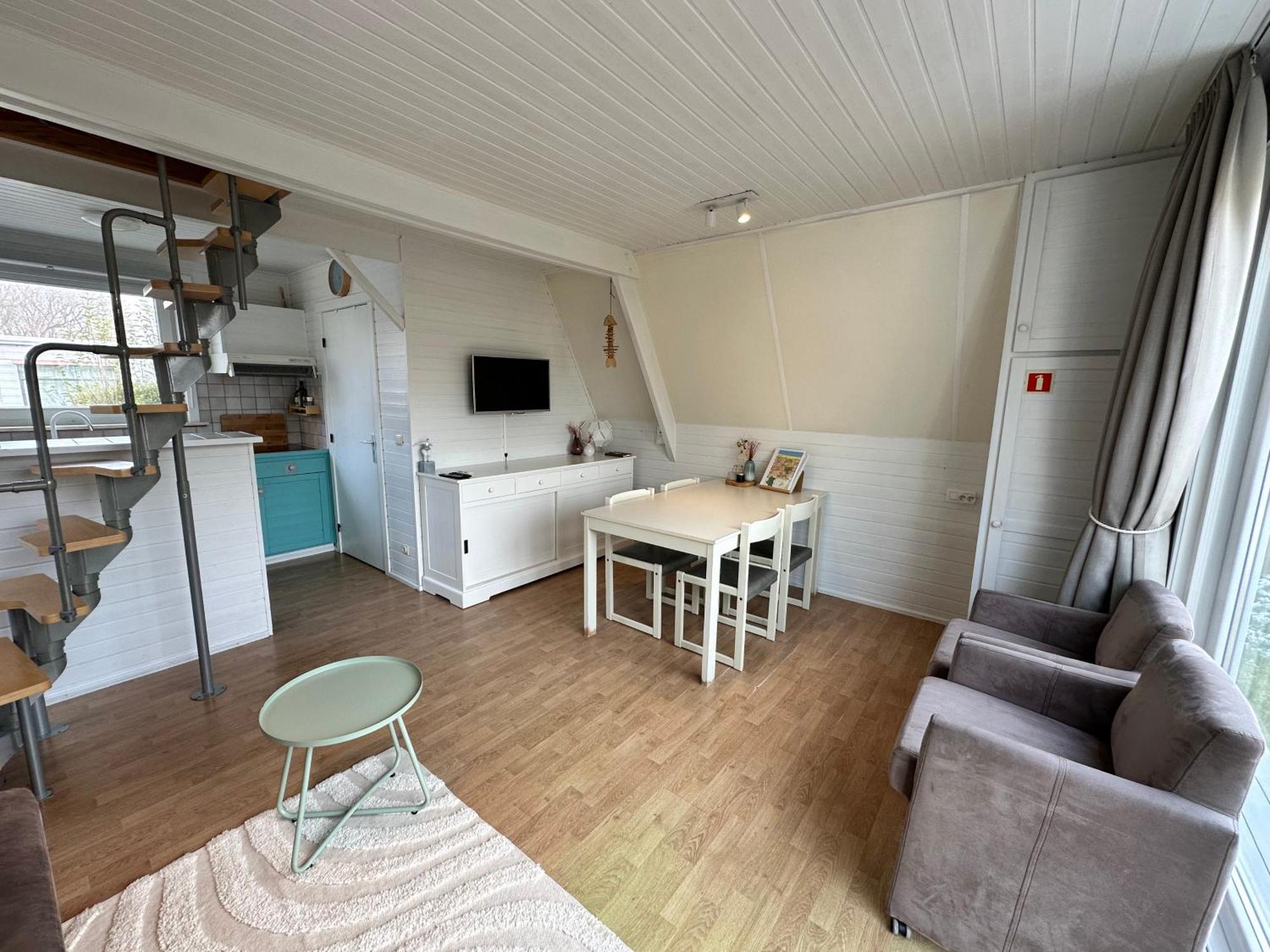 Gezellige Chalet In Nieuwpoort - Opkuis Inbegrepen In De Prijs Oostduinkerke Exteriör bild