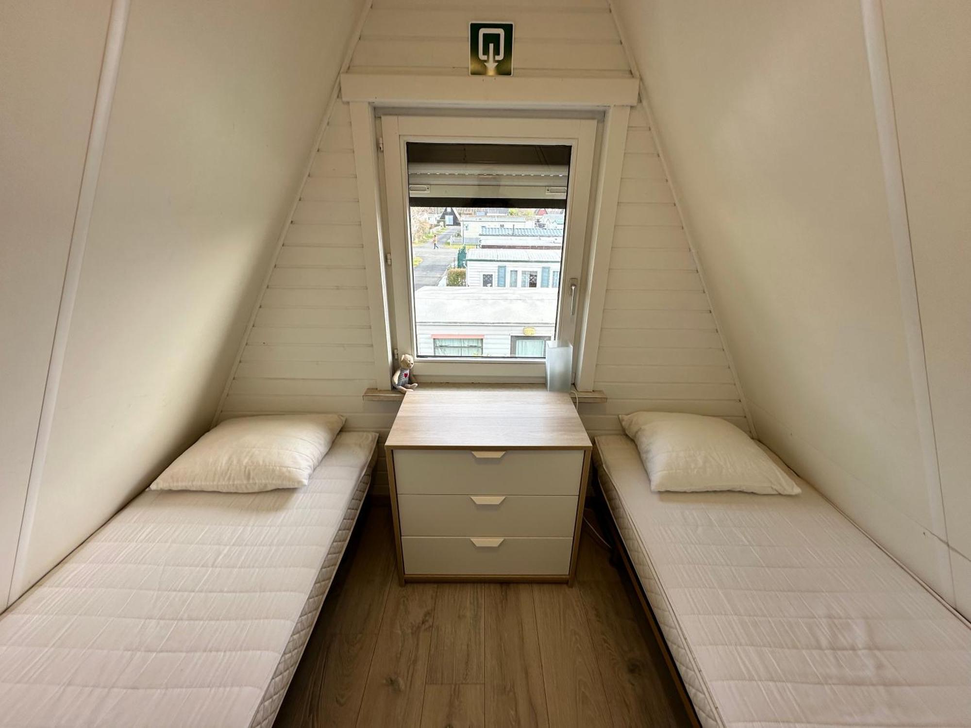 Gezellige Chalet In Nieuwpoort - Opkuis Inbegrepen In De Prijs Oostduinkerke Exteriör bild