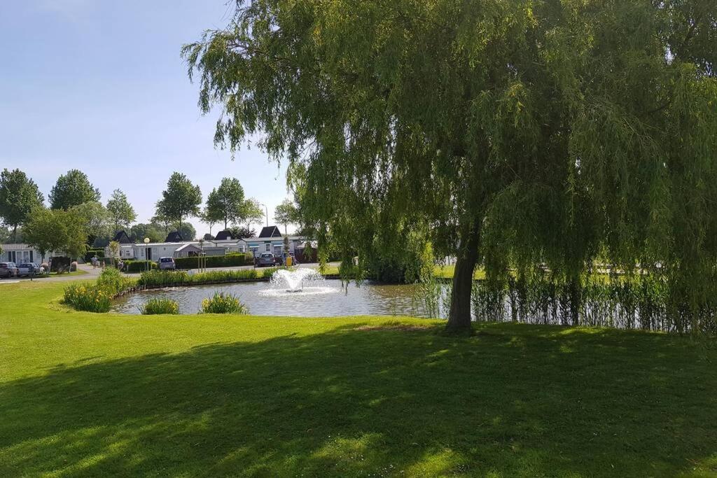 Gezellige Chalet In Nieuwpoort - Opkuis Inbegrepen In De Prijs Oostduinkerke Exteriör bild